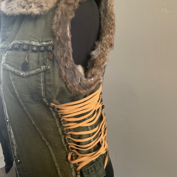 Christian Lacroix Vintage Fur Vest - Picture 4 of 4